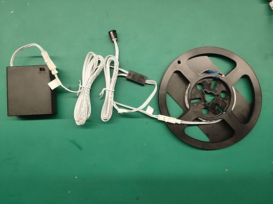 Personnalisez la batterie bande LED personnalisée avec l'éclairage de garde-robe à commutateur magnétique